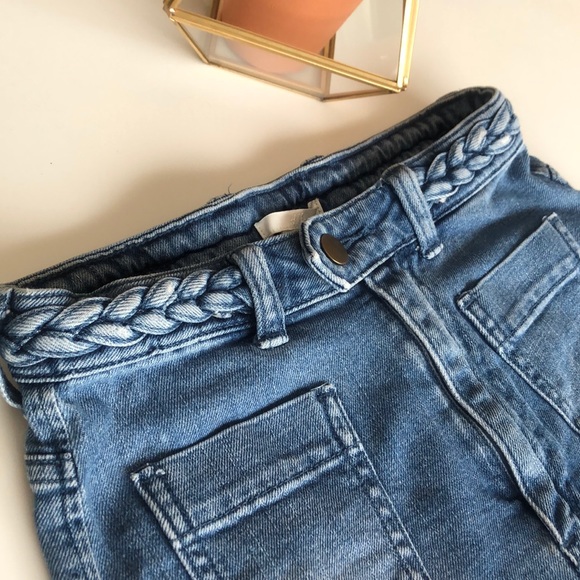 H&M high waisted denim shorts - Picture 2 of 5